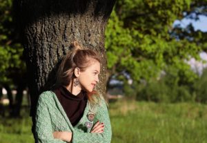 girl-forest-trees-model-park-view-thoughtfulness-beautiful