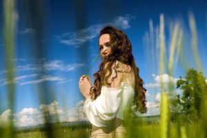 woman-g59acd35a9_640